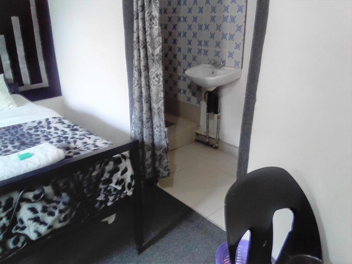 Fish Eagle Backpackers Hostel Lusaka Buitenkant foto