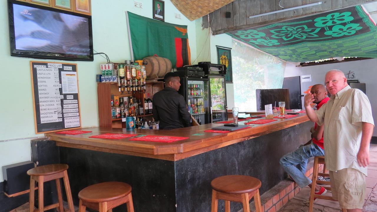 Fish Eagle Backpackers Hostel Lusaka Buitenkant foto
